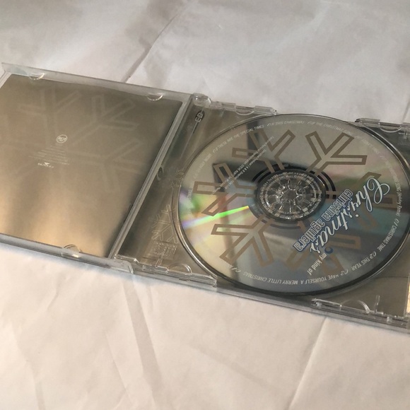 🛍️ My Kind of Christmas by Christina Aguilera - Picture 3 of 5